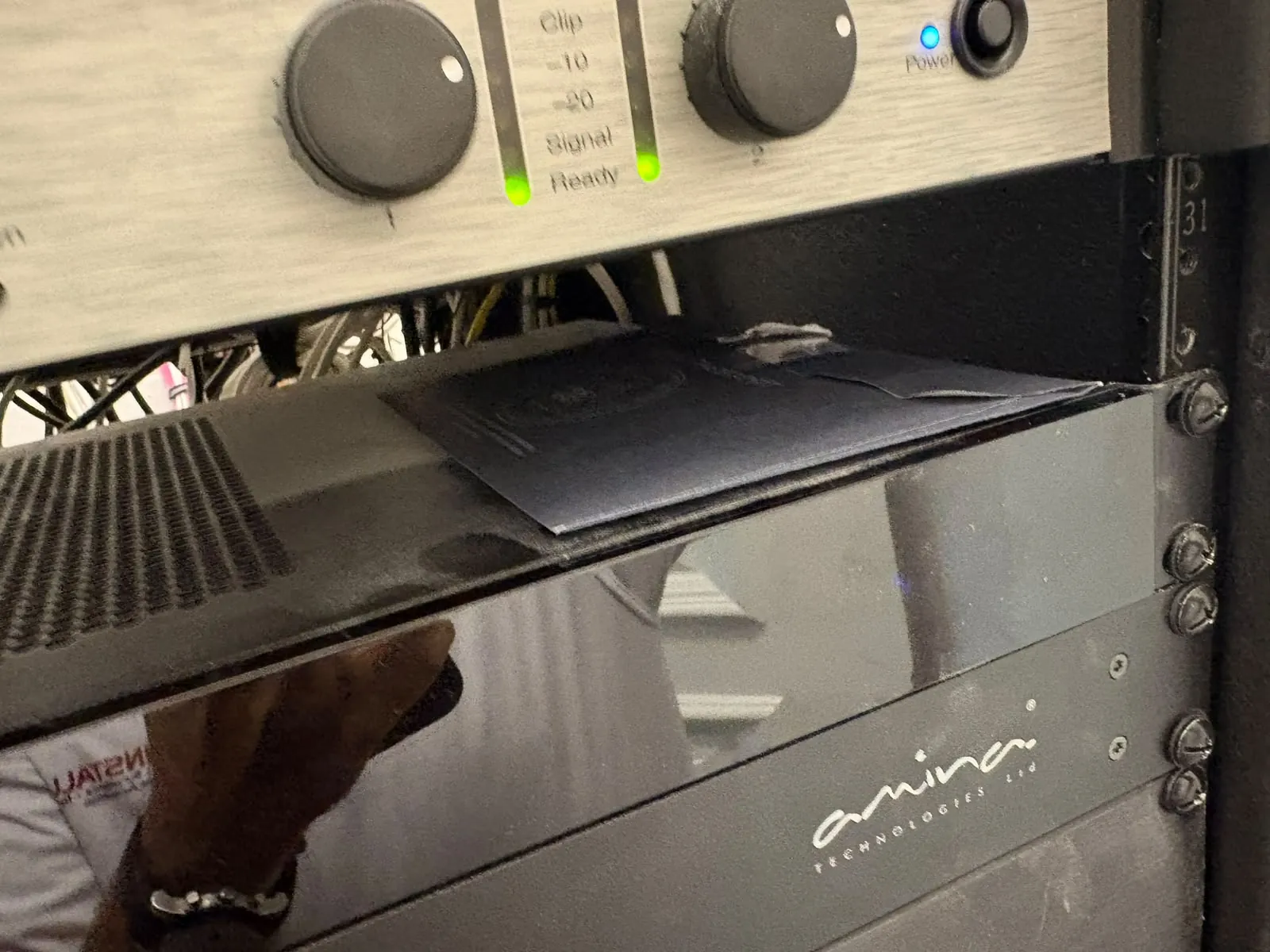 Diseñamos audio para toda la casa para residencias y empresas del sur de Florida con planificación clara, instalación profesional y soporte continuo.