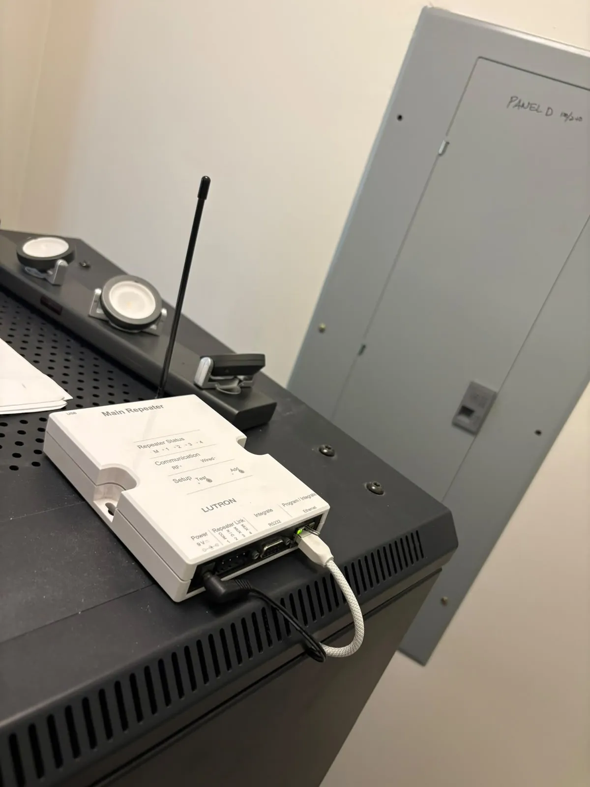 Compact automation interface module