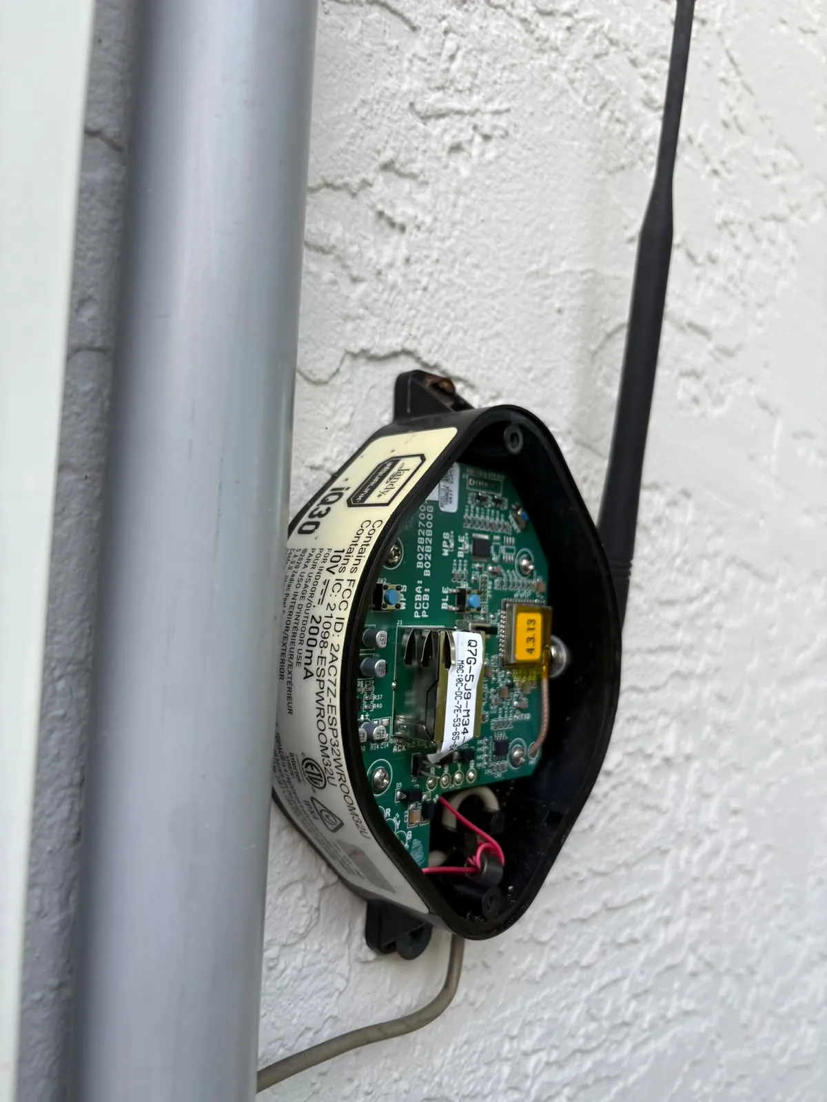 Low-voltage monitoring module