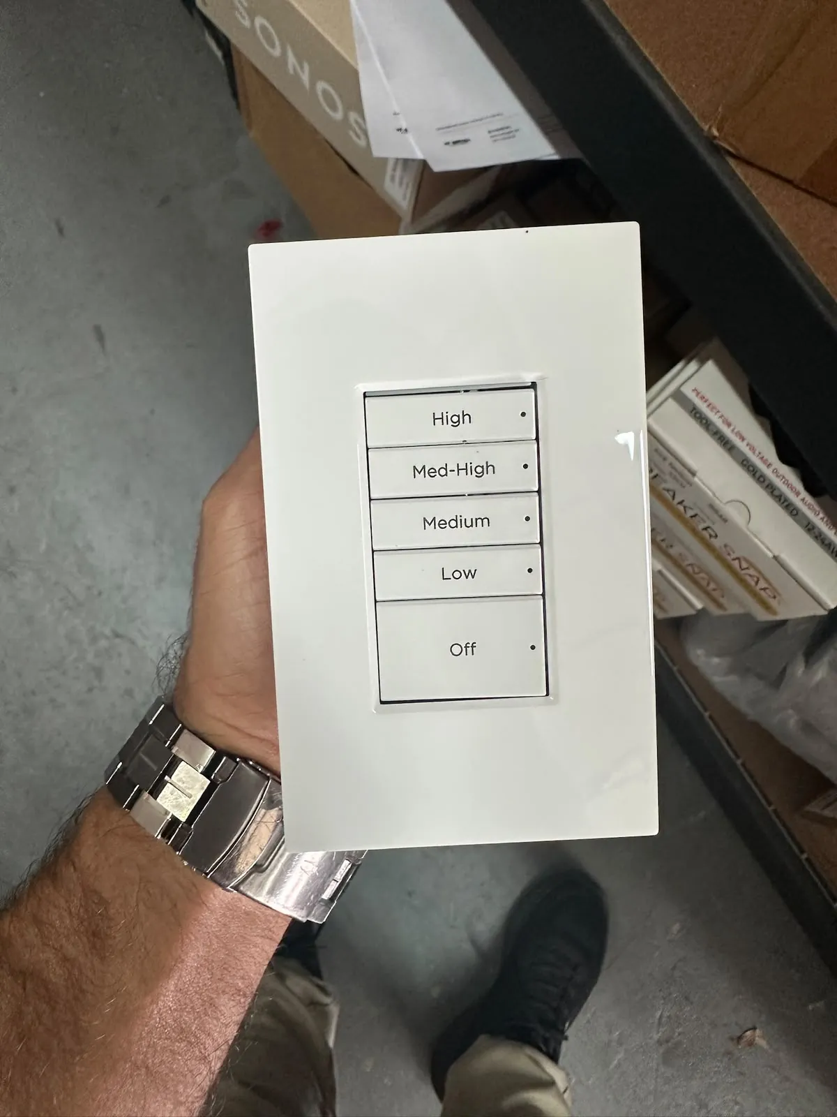 Diseñamos instalación de iluminación lutron para residencias y empresas del sur de Florida con planificación clara, instalación profesional y soporte continuo.
