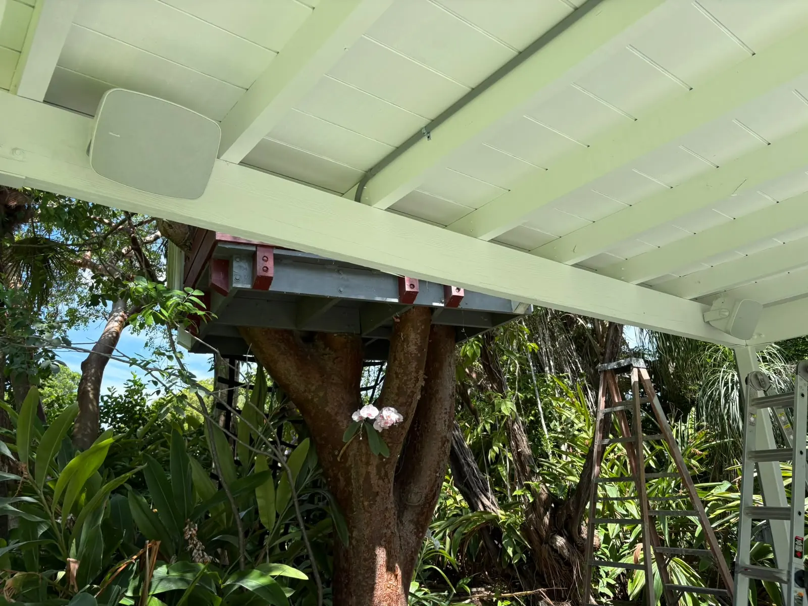 Diseñamos instalación de sonos para residencias y empresas del sur de Florida con planificación clara, instalación profesional y soporte continuo.