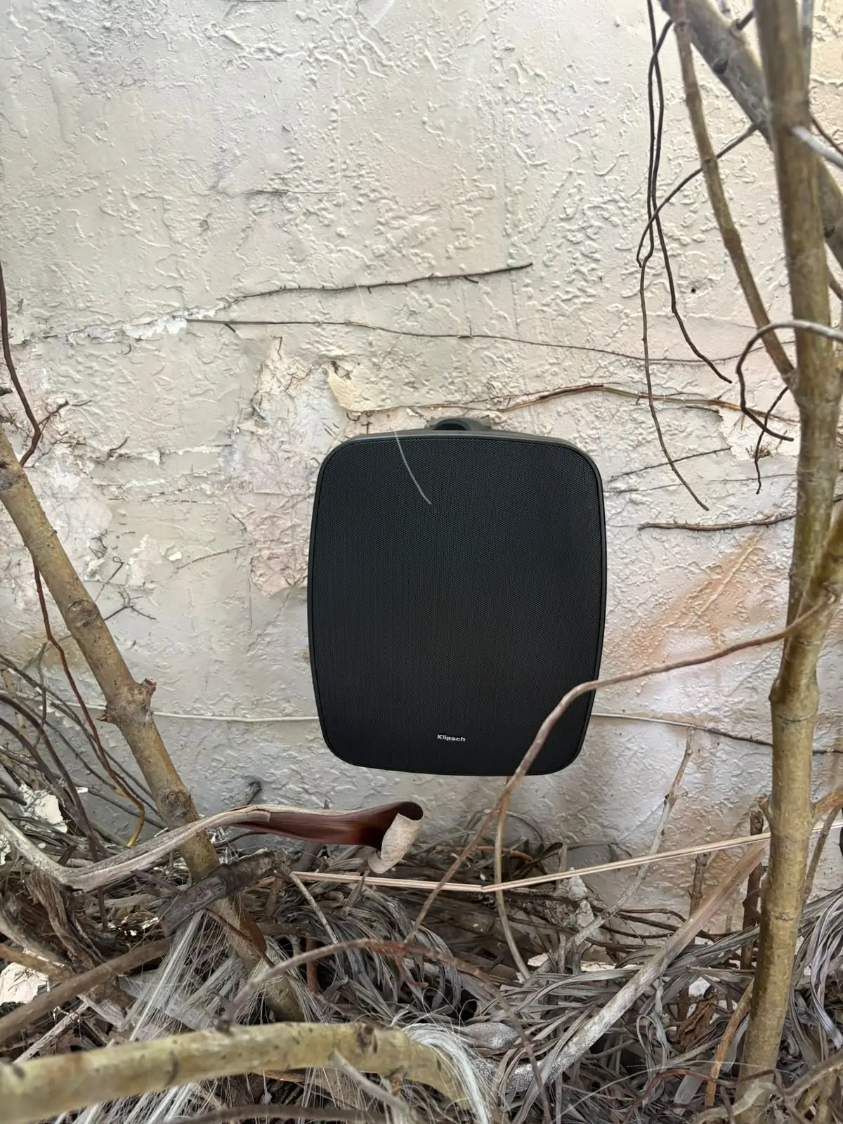 Weather-resistant exterior speaker